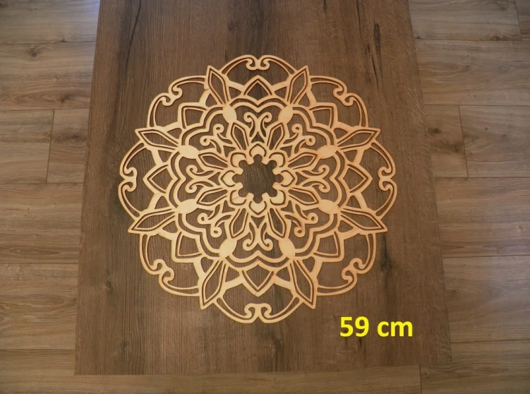 Mandala ze sklejki 59 cm – stylowa i lekka dekoracja ścienna do wnętrz, grubość 3 mm, naturalne drewno