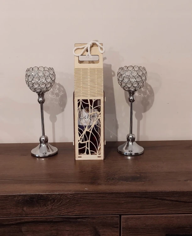 Skrzynka na wino whisky wódkę Drewniane pudełko jako prezent lub dekoracja wzór 324