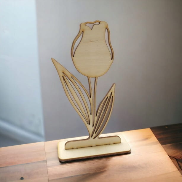 Dekoracja Tulipan2. NA PODSTAWCE SKLEJKA 14 cm