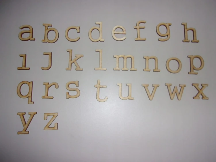 Litera 25 cm Drewniane cyfry ze sklejki Różne czcionki gr. 5 mm