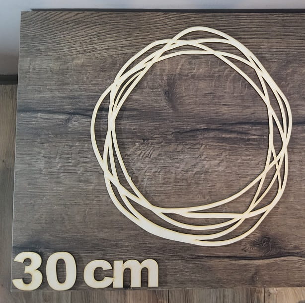 Koło obręcz drewniana 30 cm jak kłębek sznurka baza do łapacza snów