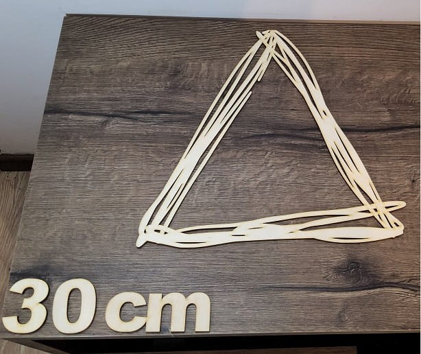 Obręcz trójkąt drewniany gr 3 mm 30 cm baza do łapacza
