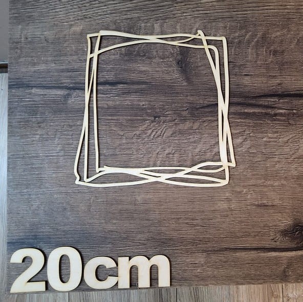 Drewniana obręcz kwadrat sklejka 3mm baza 20 cm