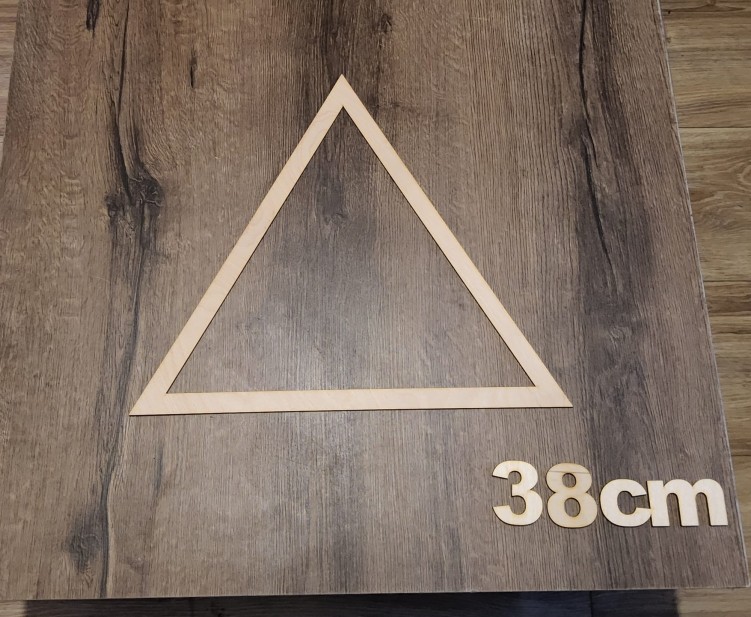 Obręcz drewniana Trójkąt równoboczny bok 38 cm Baza do łapacza snów scrabki