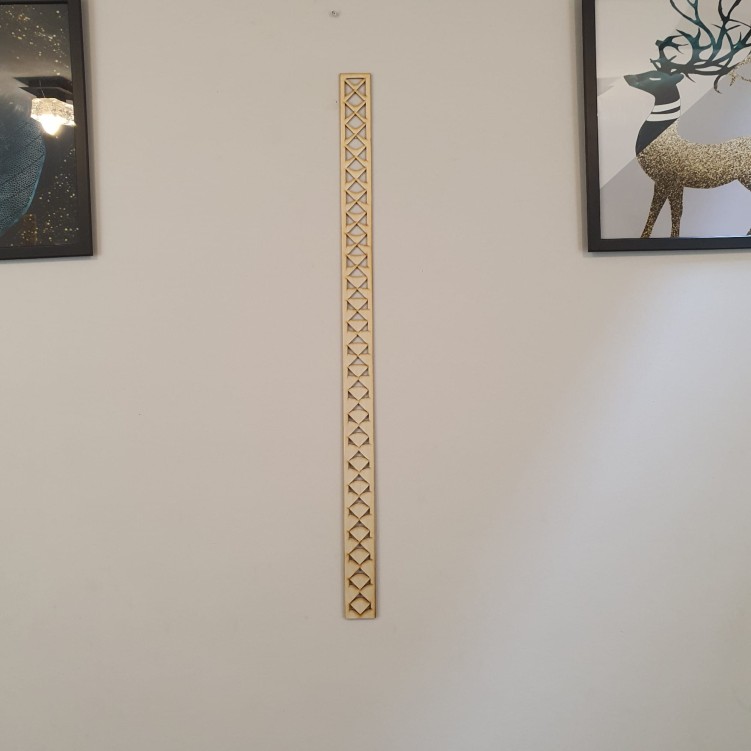 Nowoczesna listwa ozdobna ze sklejki 89 x 5 cm dekor ścienny  ażurowy wzór